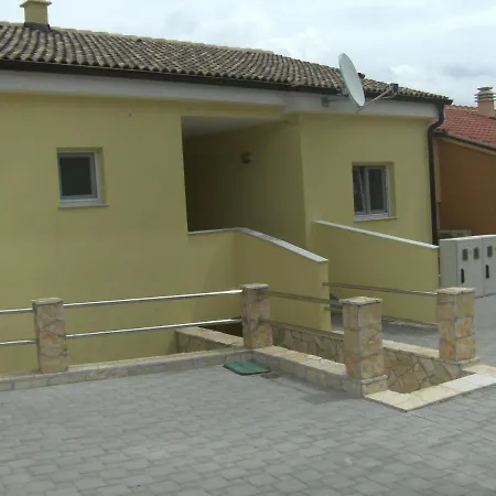Haus Tobias דירה *